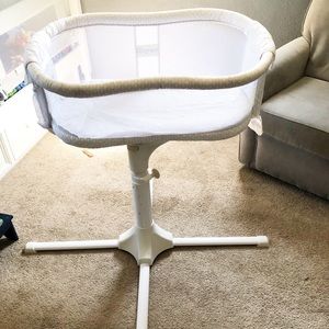 Halo bassinet swivel sleeper